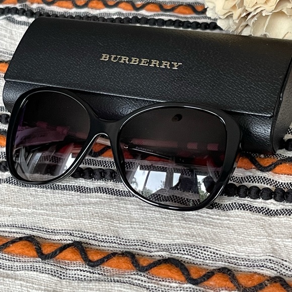 New 🖤 Burberry sunglasses butterfly polarized - Picture 8 of 10